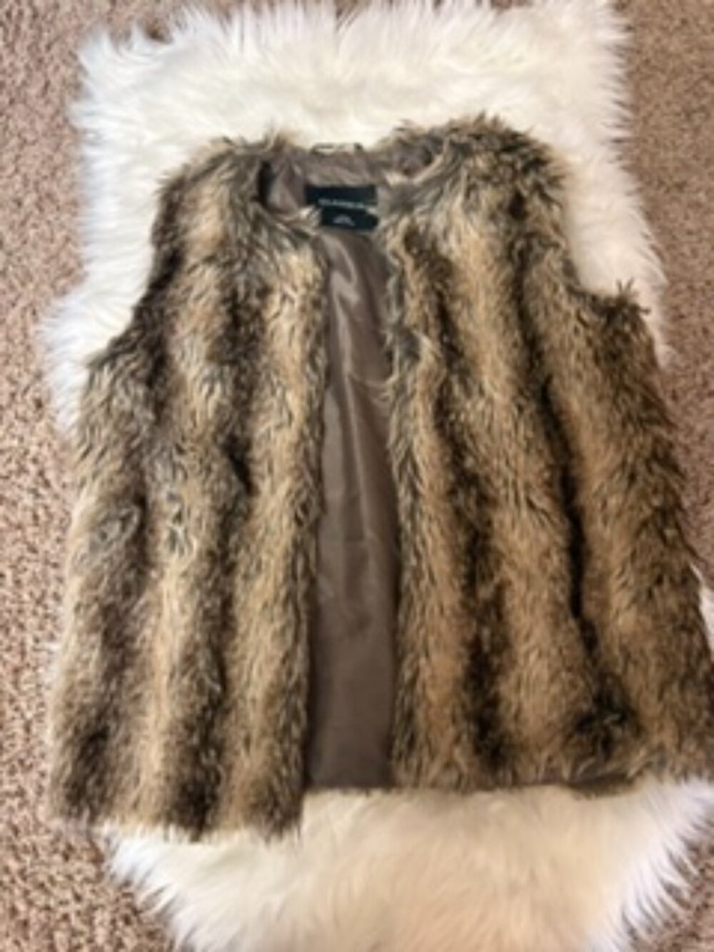 Glamsia Faux Fur Vest Sz Large